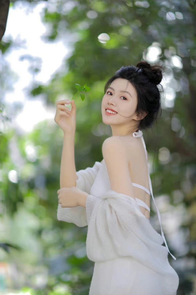 爱x死x机器人 封面
